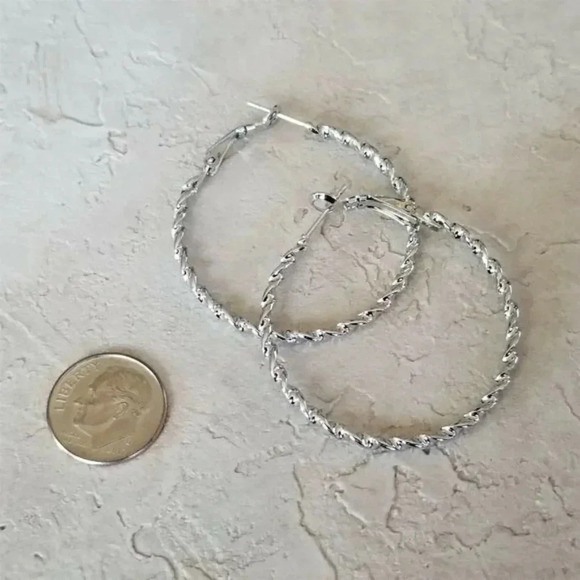 Modern Twisted Rope Silver Tone Round Hoop Earrings 40mm 1.6" Long Leverback - Picture 5 of 6